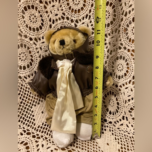 1992 Tender Heart Treasures Aviator Teddy Bear - Jointed with Working Clothing - Picture 15 of 17